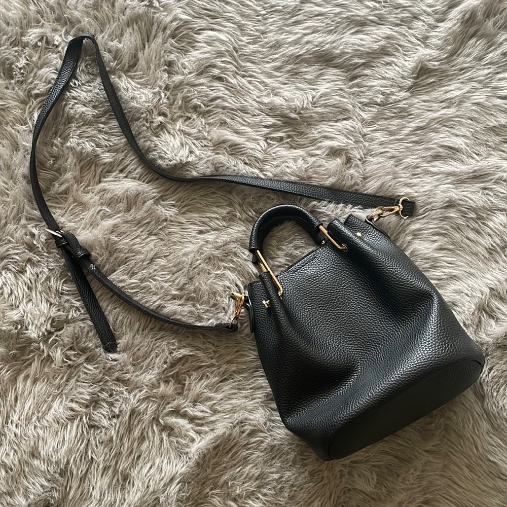 Black Cross Body